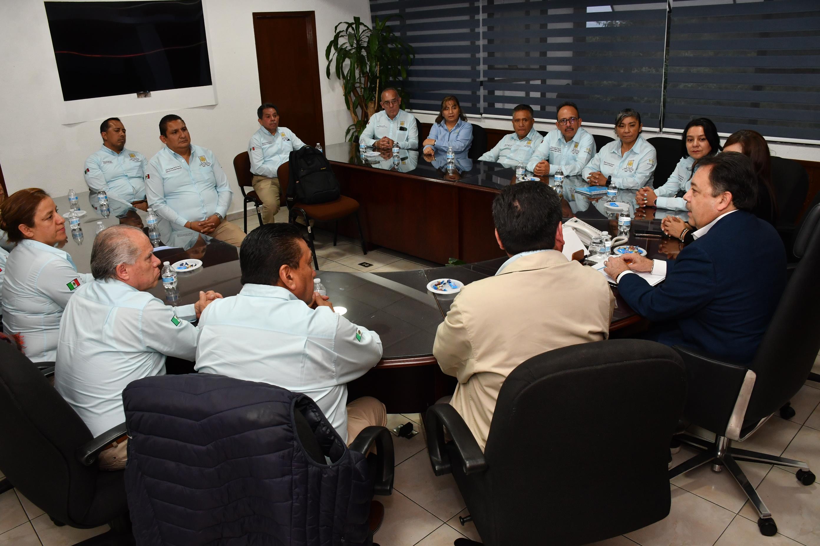 Reunión con compañeras y compañeros de la Sección XLV, SUPERISSSTE